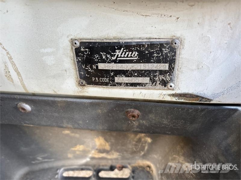 Hino FB1817 شاحنات ذات هيكل صندوقي