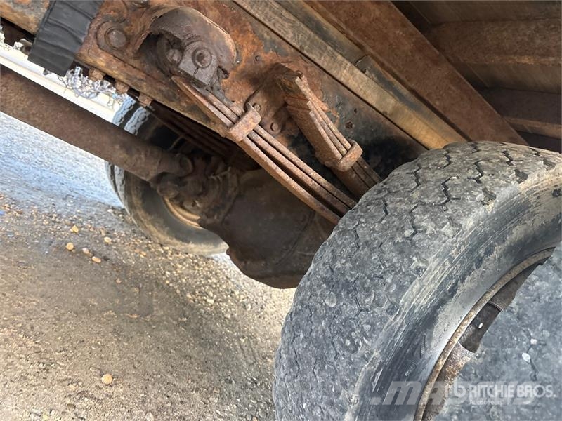 Hino FB1817 شاحنات ذات هيكل صندوقي