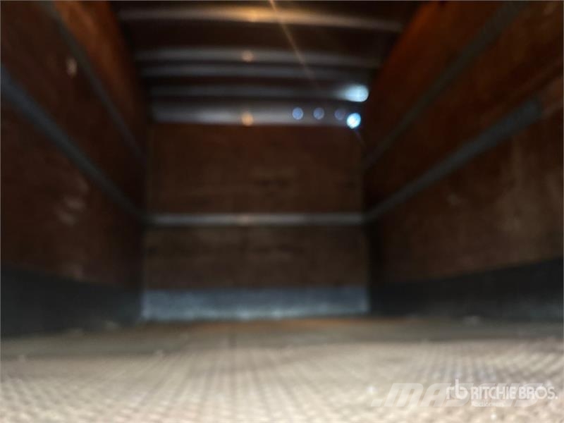 Hino FB1817 شاحنات ذات هيكل صندوقي