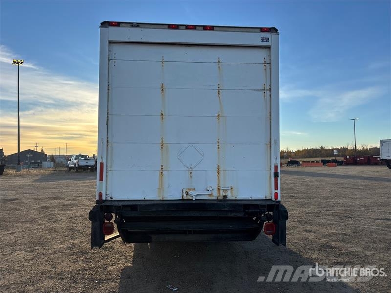 Hino FB1817 شاحنات ذات هيكل صندوقي