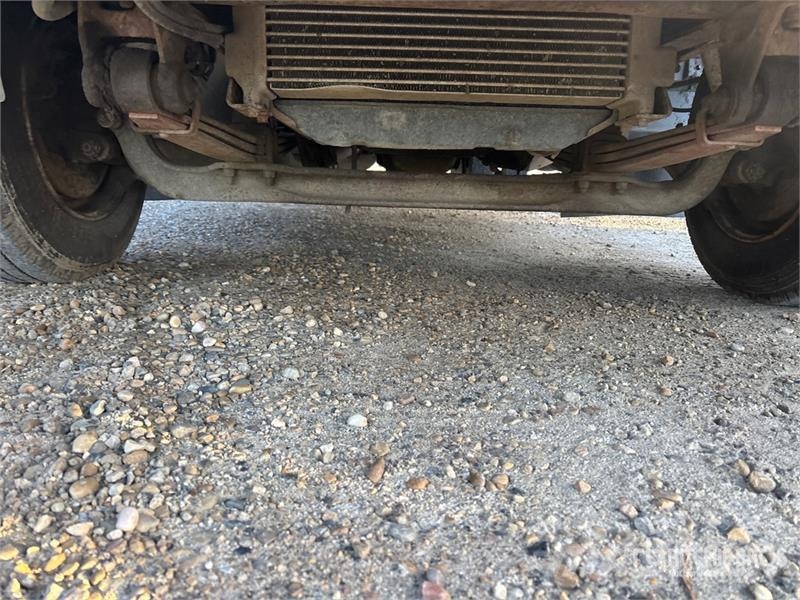 Hino FB1817 شاحنات ذات هيكل صندوقي