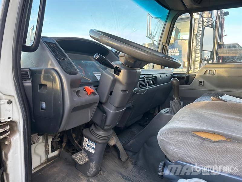 Hino FB1817 شاحنات ذات هيكل صندوقي