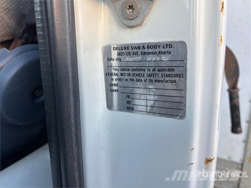 Hino FB1817 شاحنات ذات هيكل صندوقي