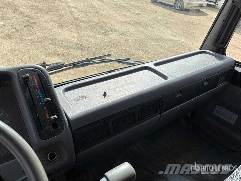 Hino FB1817 4x2 Flatbed Truck Kamioni sa otvorenim sandukom