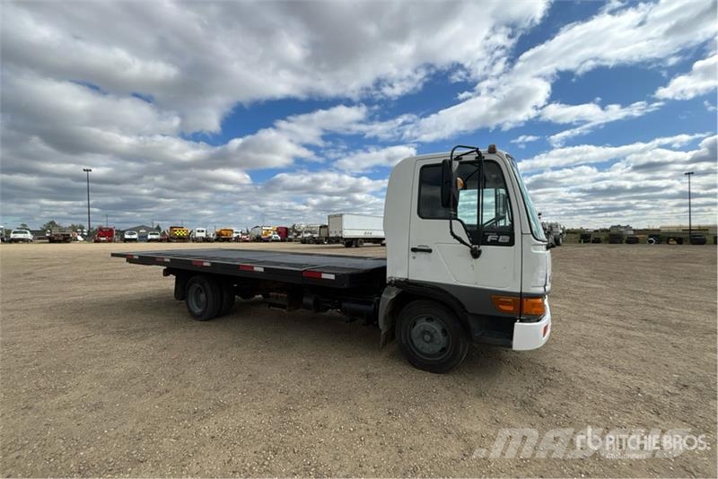 Hino FB1817 4x2 Flatbed Truck Kamioni sa otvorenim sandukom