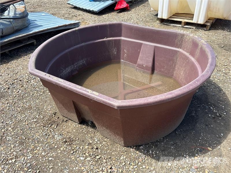 HiQual Water Trough Weitere Viehgeräte