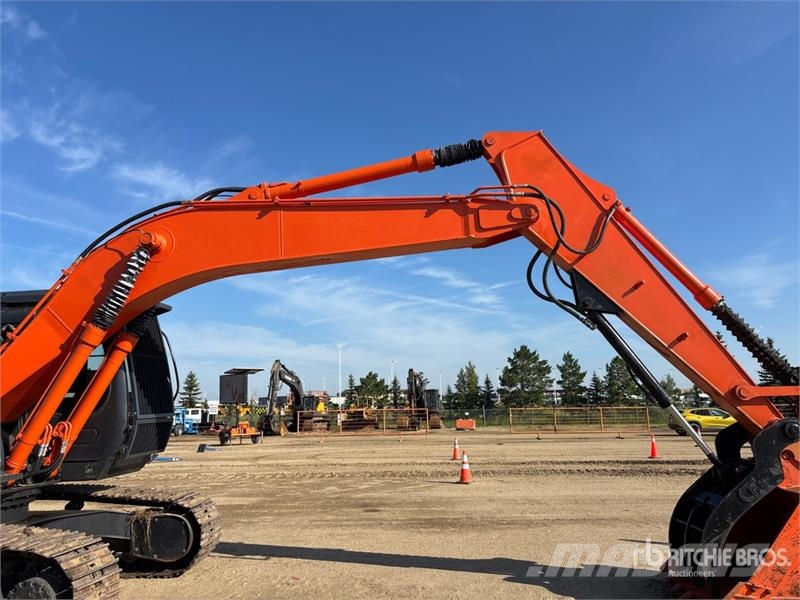 Hitachi ZX-200-LC Tracked Excavator Bageri gusjeničari