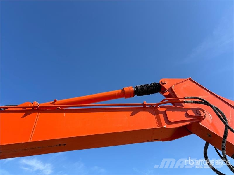 Hitachi ZX-200-LC Tracked Excavator Bageri gusjeničari