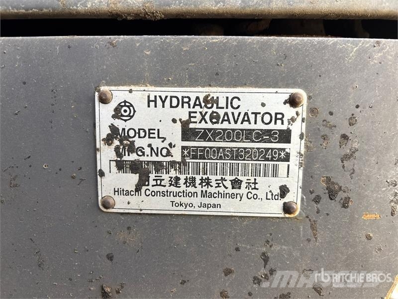 Hitachi ZX200LC-3 Tracked Excavator Crawler excavators