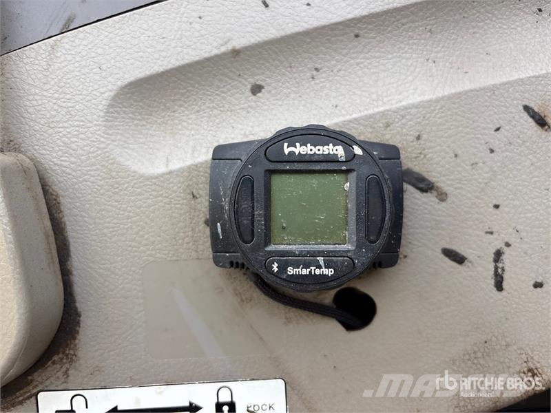 Hitachi ZX200LC-3 Tracked Excavator Crawler excavators