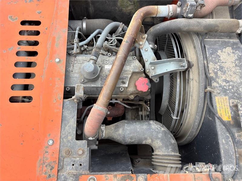 Hitachi ZX200LC-3 Tracked Excavator Crawler excavators