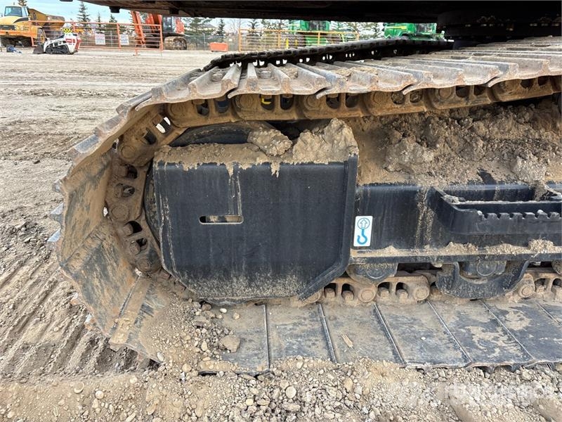 Hitachi ZX200LC-3 Tracked Excavator Crawler excavators