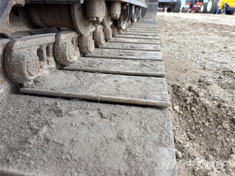 Hitachi ZX200LC-3 Tracked Excavator Crawler excavators