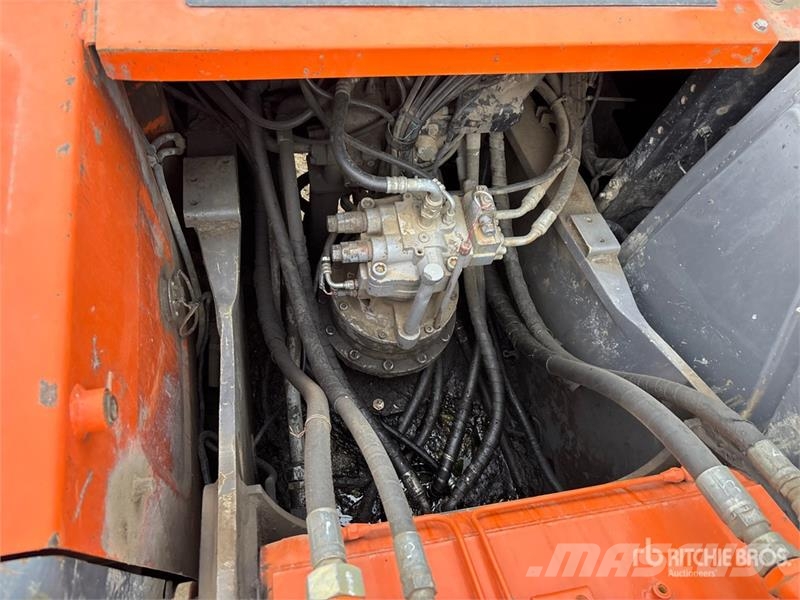 Hitachi ZX200LC-3 Tracked Excavator Crawler excavators