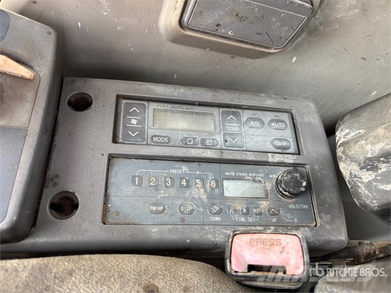Hitachi ZX200LC-3 Tracked Excavator Crawler excavators