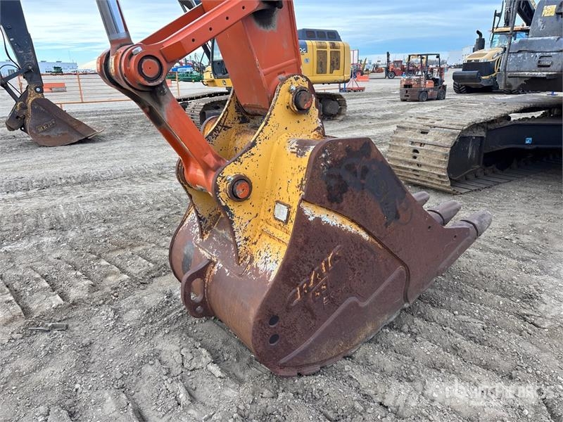 Hitachi ZX200LC-3 Tracked Excavator Crawler excavators