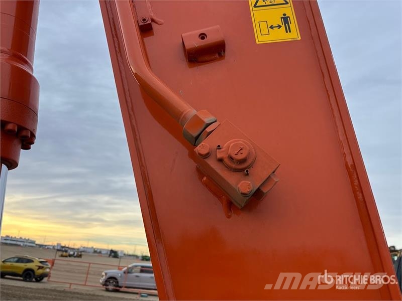 Hitachi ZX200LC-3 Tracked Excavator Crawler excavators