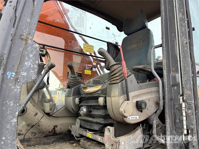 Hitachi ZX200LC-3 Tracked Excavator Crawler excavators