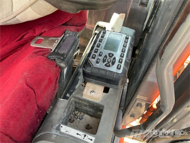 Hitachi ZX330LC Vikšriniai ekskavatoriai