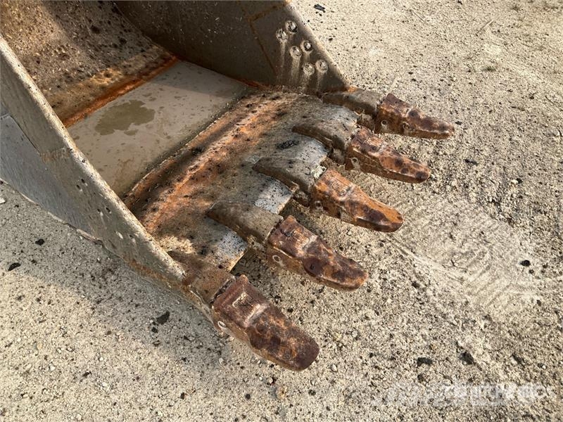 Hitachi ZX330LC Vikšriniai ekskavatoriai