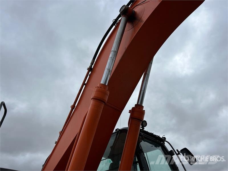 Hitachi ZX350LC-5N Tracked Excavator 履带挖掘机
