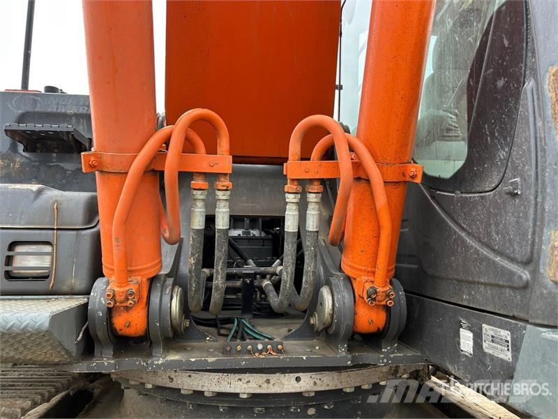Hitachi ZX350LC-5N Tracked Excavator 履带挖掘机