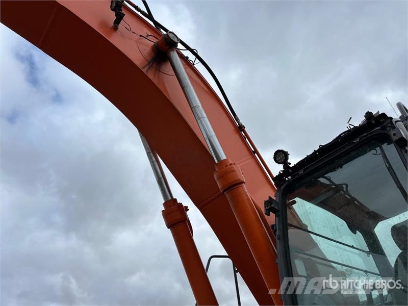 Hitachi ZX350LC-5N Tracked Excavator 履带挖掘机
