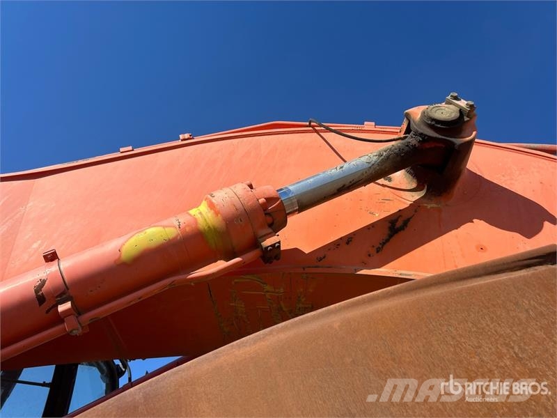 Hitachi ZX670 LC-5 VG Tracked Excavator Raupenbagger