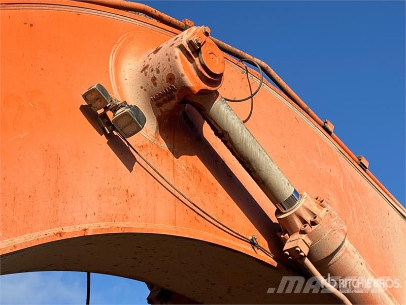 Hitachi ZX670LC-6 VG Tracked Excavator Raupenbagger