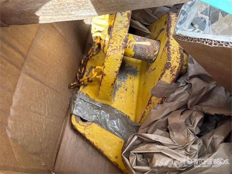  Hitch - Fits 2024 Komatsu D71PXI-24 Autres équipements pour tracteur