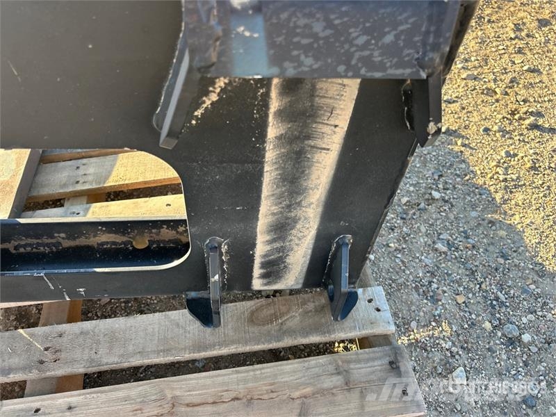 HLA HD42AL595Q 48 in Tractor Pallet Forks Fourche