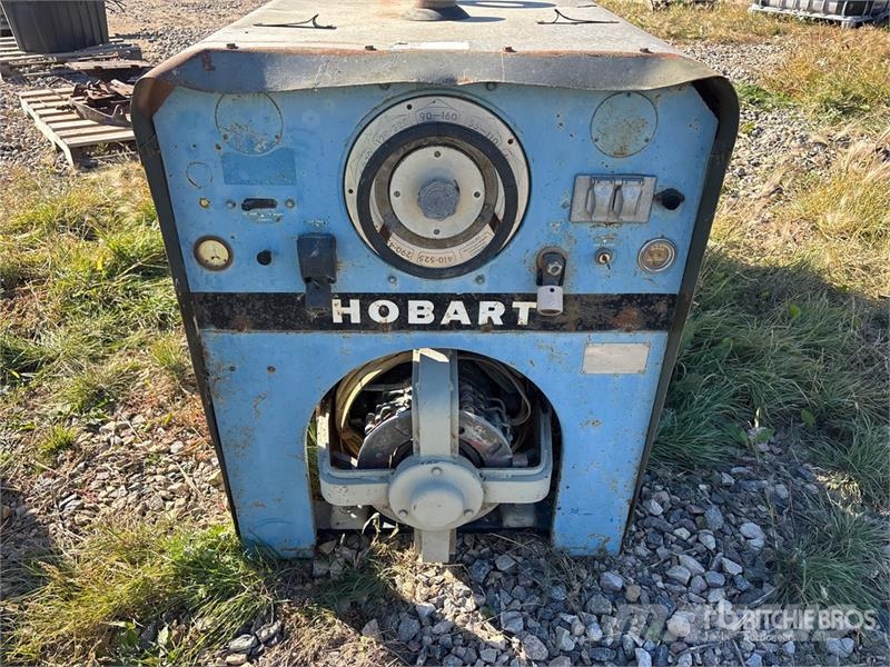 Hobart G-400 400 A Skid-Mounted Stick Engine Driven Welde Metināšanas iekārtas