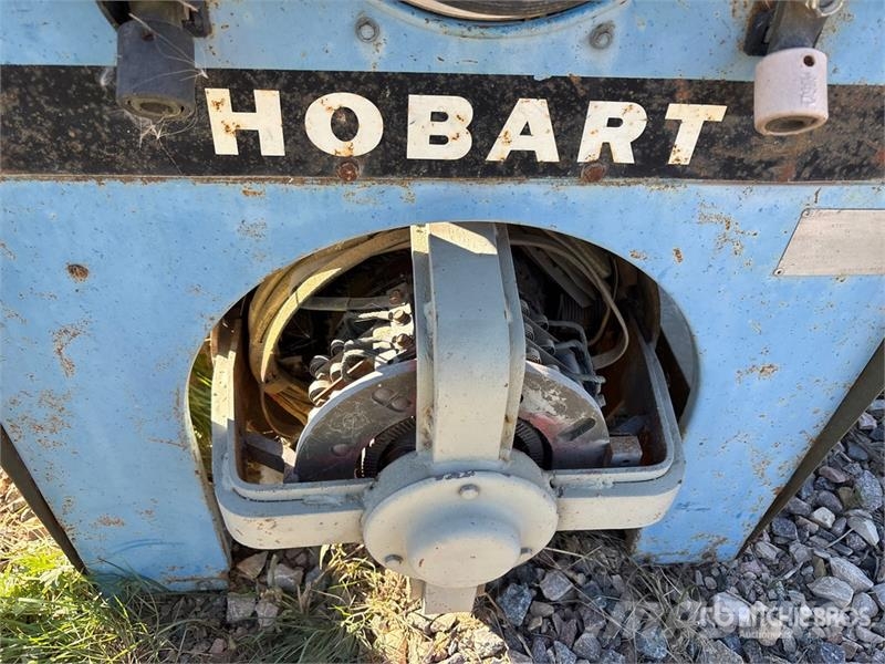 Hobart G-400 400 A Skid-Mounted Stick Engine Driven Welde Metināšanas iekārtas