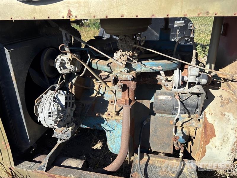 Hobart G-400 400 A Skid-Mounted Stick Engine Driven Welde Metināšanas iekārtas