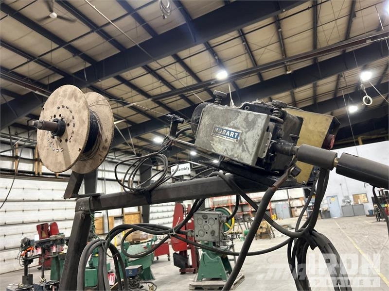 Hobart RC-250 100 A Mobile Multi-Process Electric Welder Schweissgeräte