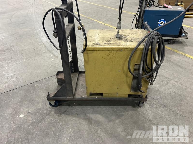 Hobart RC-250 100 A Mobile Multi-Process Electric Welder Schweissgeräte