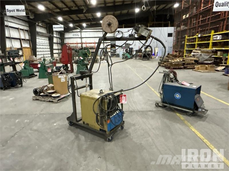 Hobart RC-250 100 A Mobile Multi-Process Electric Welder Schweissgeräte