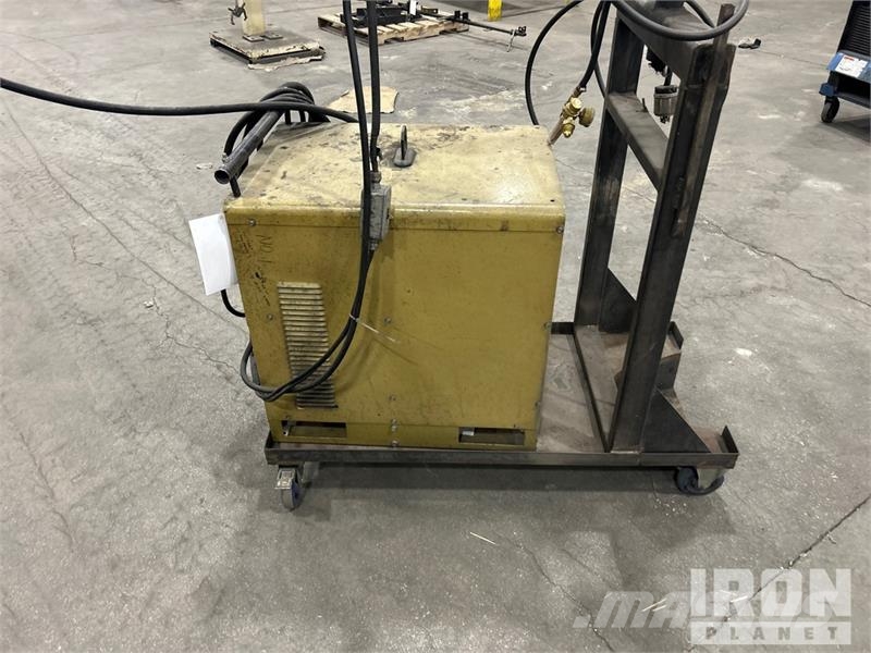 Hobart RC-250 100 A Mobile Multi-Process Electric Welder Schweissgeräte