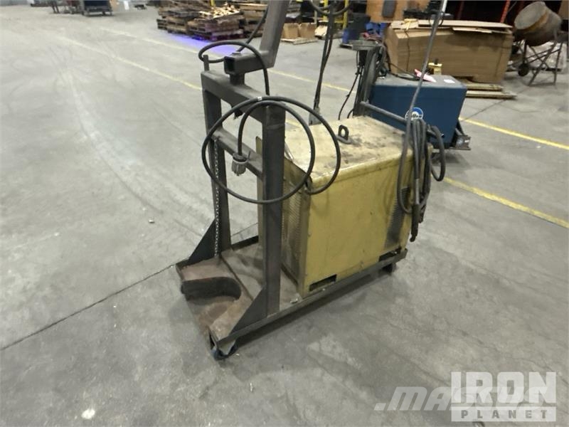 Hobart RC-250 100 A Mobile Multi-Process Electric Welder Schweissgeräte