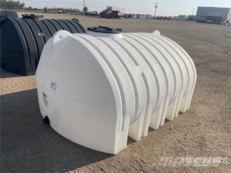  Hold-On 1200 gal Poly Low Profile Tank (Unused) Depósitos de combustible y aditivos