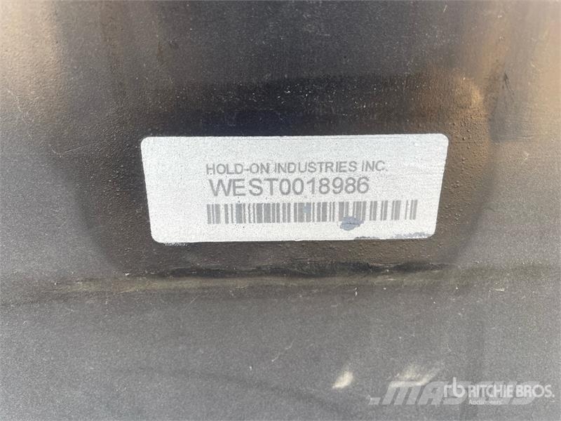 Hold-On 1200 gal Poly Low Profile Tank (Unused) 연료 및 첨가제 탱크