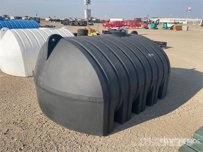 Hold-On 1200 gal Poly Low Profile Tank (Unused) 연료 및 첨가제 탱크