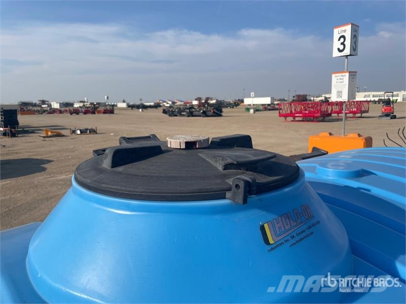  Hold-On 2000 gal Poly Low Profile Tank Depósitos de combustible y aditivos