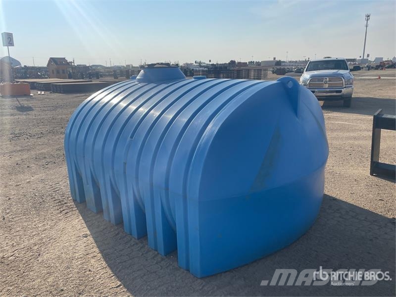  Hold-On 2000 gal Poly Low Profile Tank Depósitos de combustible y aditivos
