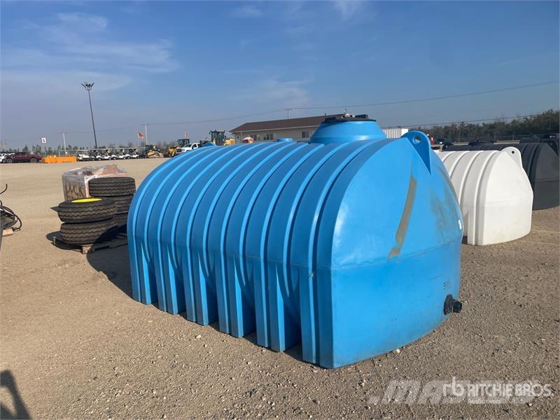  Hold-On 2000 gal Poly Low Profile Tank Depósitos de combustible y aditivos