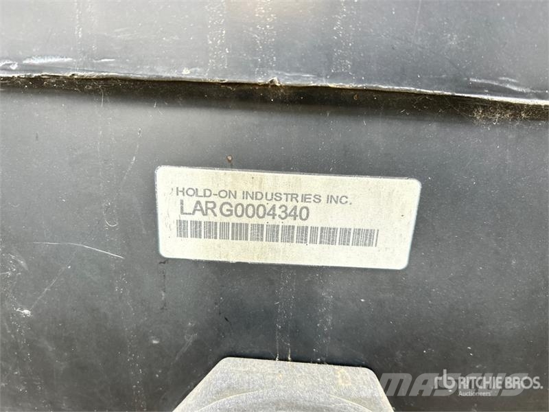  Hold-On 2100 gal Water Tank صهاريج الوقود والصهاريج الإضافية