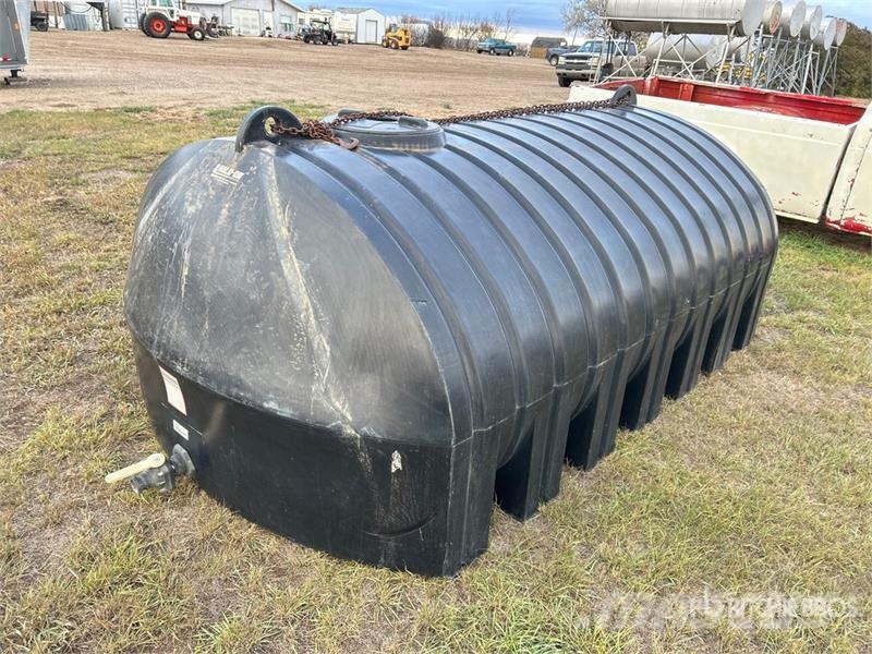  Hold-On 2100 gal Water Tank صهاريج الوقود والصهاريج الإضافية