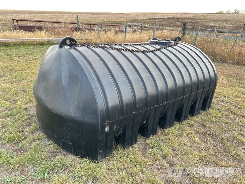  Hold-On 2100 gal Water Tank صهاريج الوقود والصهاريج الإضافية