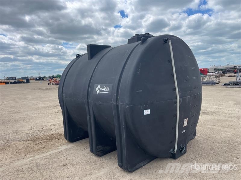Hold-On 3350 gal Portable Poly Storage Tank 연료 및 첨가제 탱크