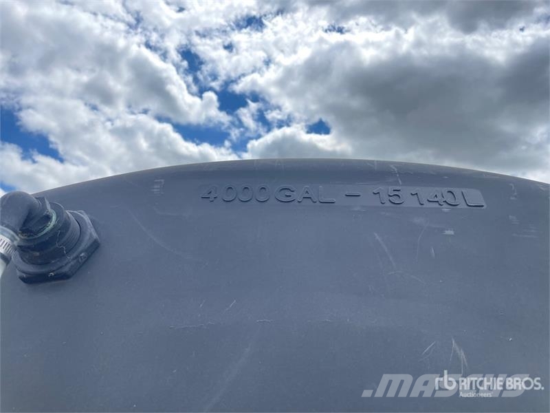 Hold-On 3350 gal Portable Poly Storage Tank 연료 및 첨가제 탱크